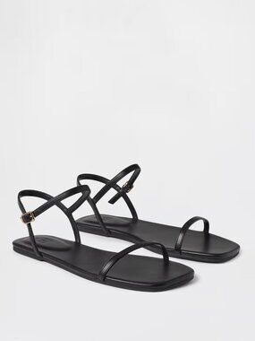 Gap Size: 7 Black Vegan-Leather Strappy Sandals NWT